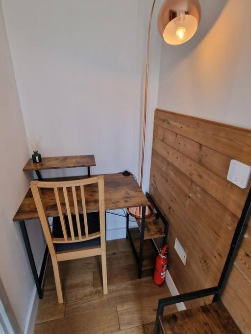 Two-Bedroom Cosy Country Lodge With Private Patio Greenhithe エクステリア 写真