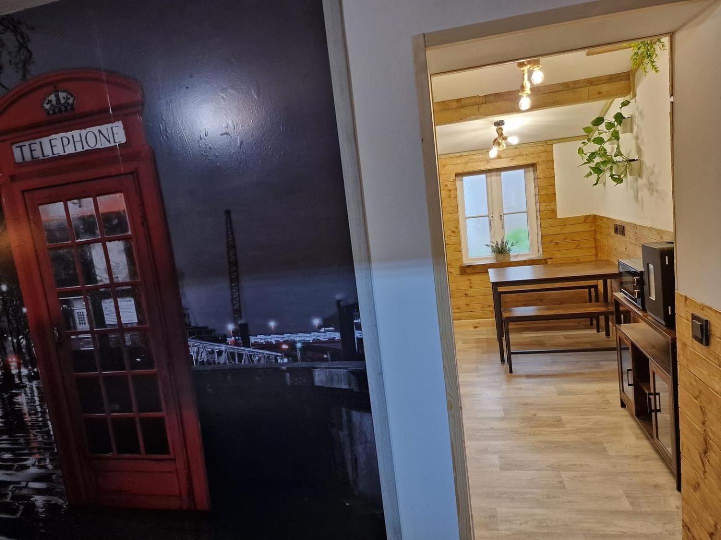 Two-Bedroom Cosy Country Lodge With Private Patio Greenhithe エクステリア 写真