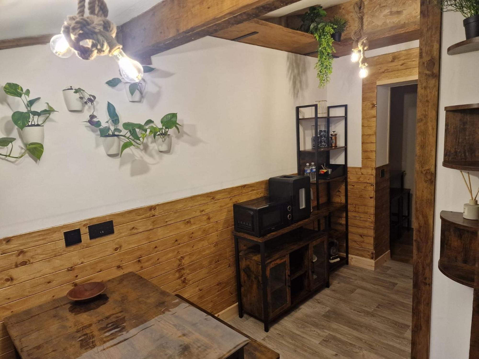 Two-Bedroom Cosy Country Lodge With Private Patio Greenhithe エクステリア 写真